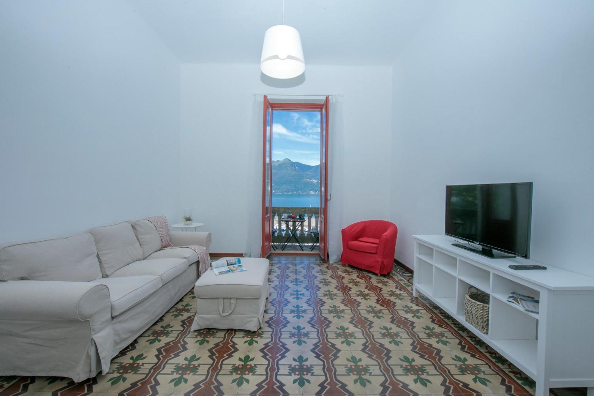 Residenza Oleandro Lake View Luino Center - Happy Rentals Eksteriør bilde