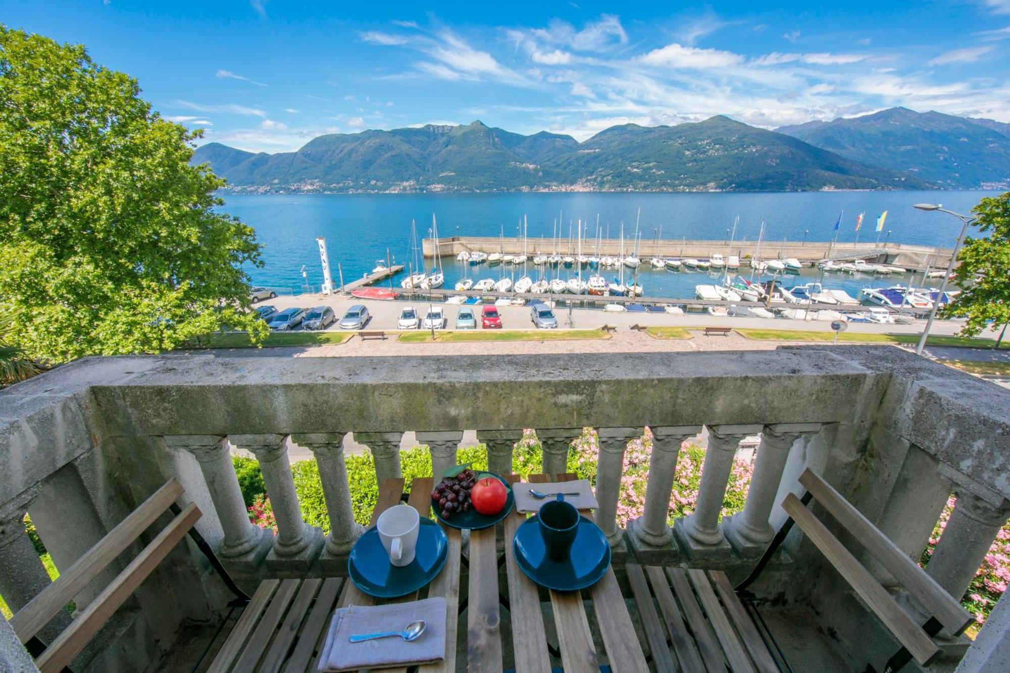 Residenza Oleandro Lake View Luino Center - Happy Rentals Eksteriør bilde