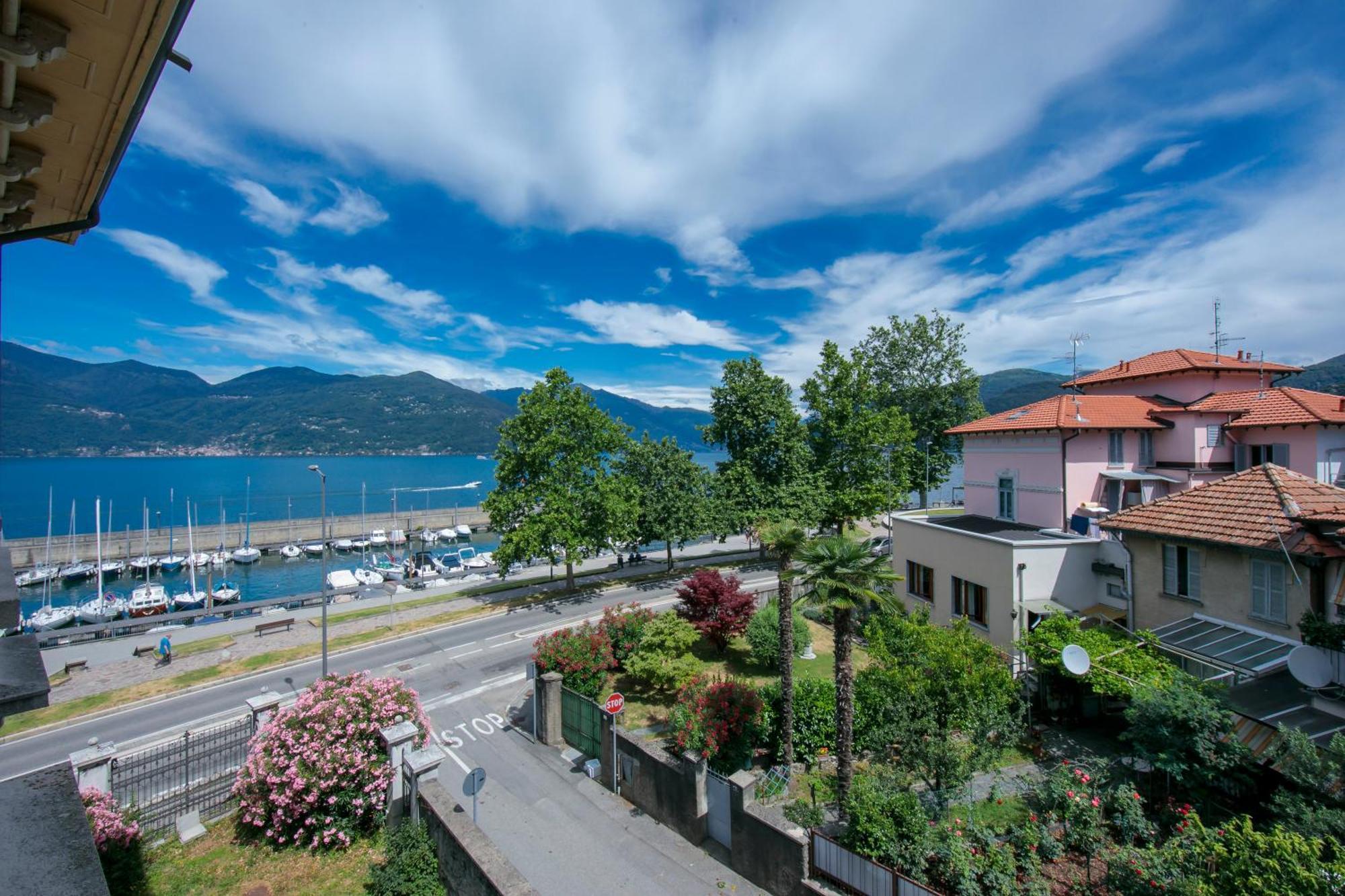 Residenza Oleandro Lake View Luino Center - Happy Rentals Eksteriør bilde